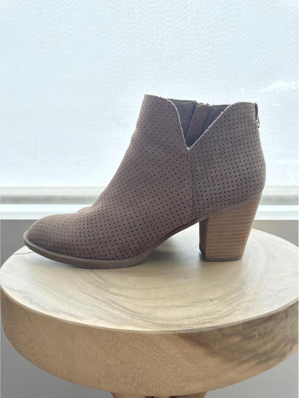 Dolce Vita Janie Perforated Bootie in Taupe Suede Leather Size 10